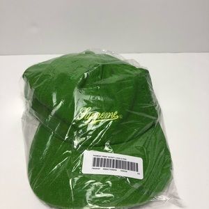 Supreme hat‎